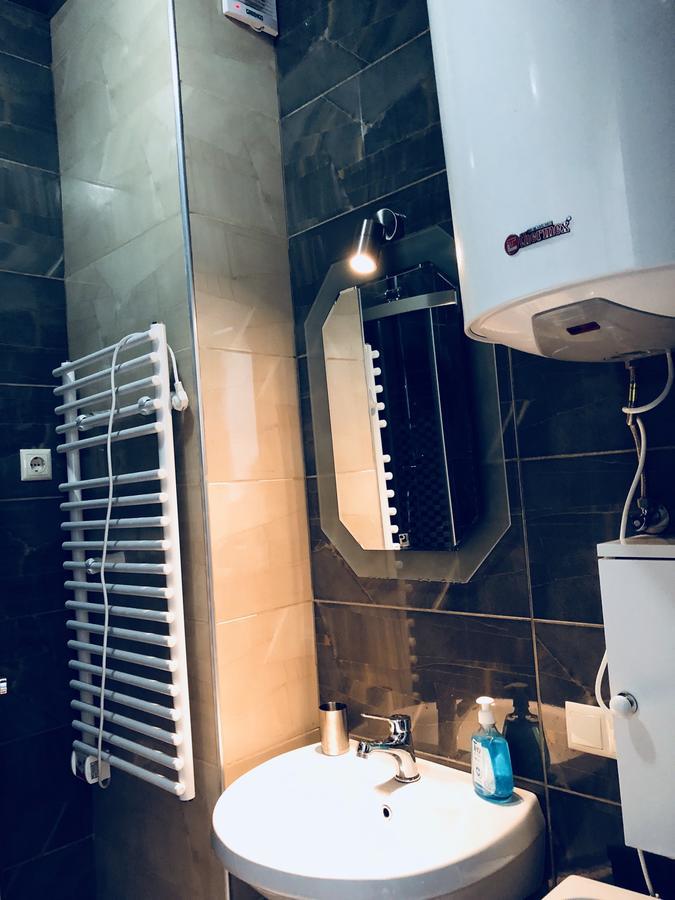 Tini'S Apartment โกนิโอ ภายนอก รูปภาพ
